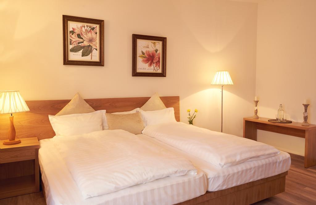 Muttererhof Hotel Mutters Ngoại thất bức ảnh